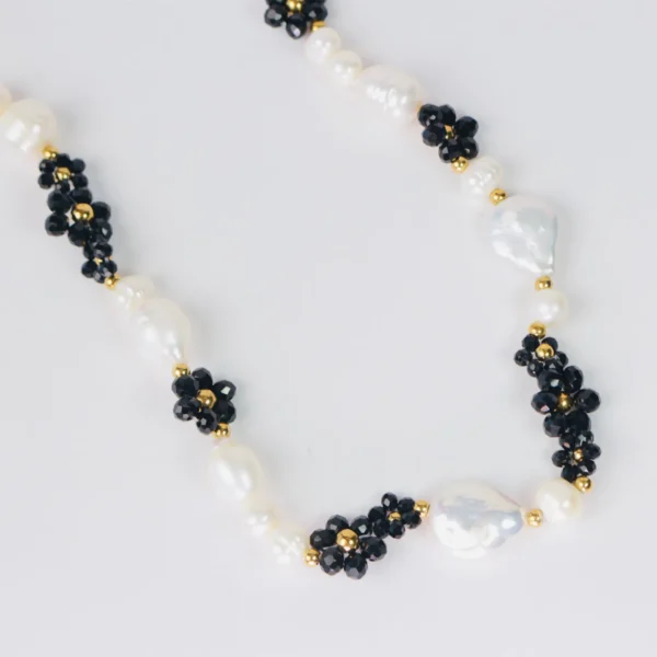 Chocker flores negro